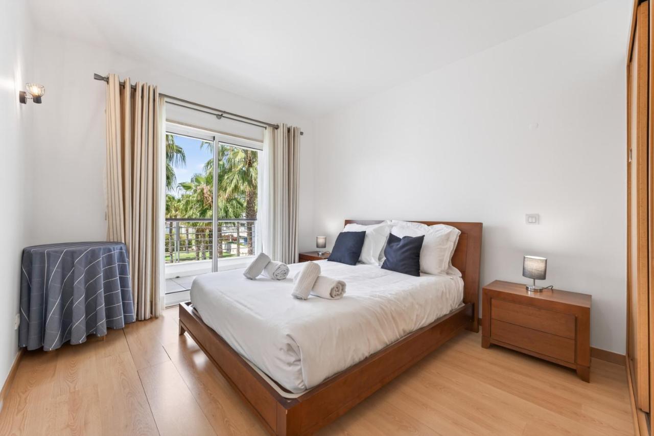 Marina Breeze By the Marina, City Center and Beach - B&B Lagos