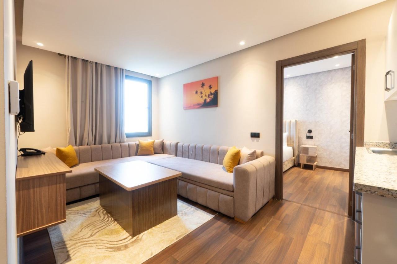 One-Bedroom Apartment with Pool View