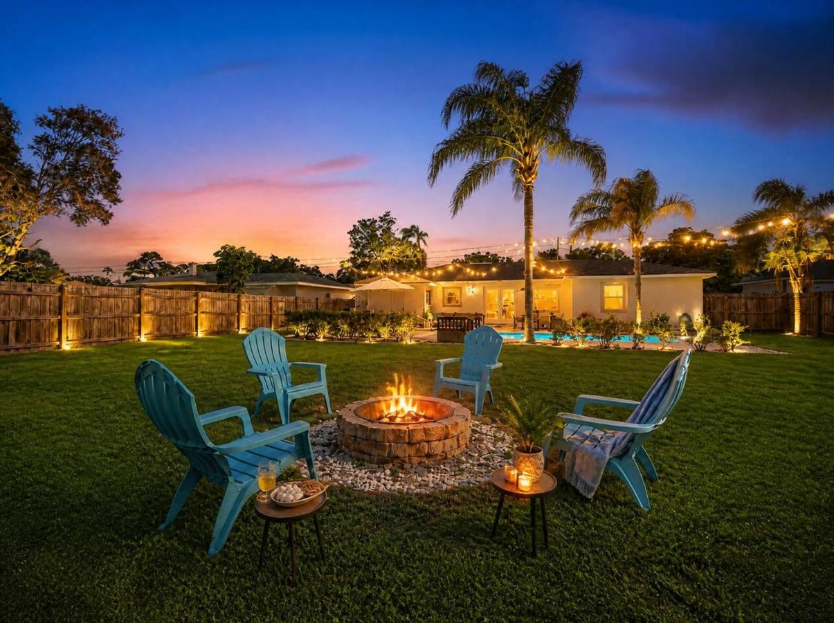 Tropical Retreat with Heated Pool & Firepit - B&B Clearwater
