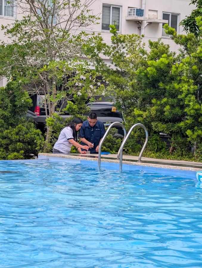 Maia Escapes Bulacan Staycation 5 mins to SM tungko studio w balcony pool view at Amaia Steps Altaraza - B&B San Jose del Monte