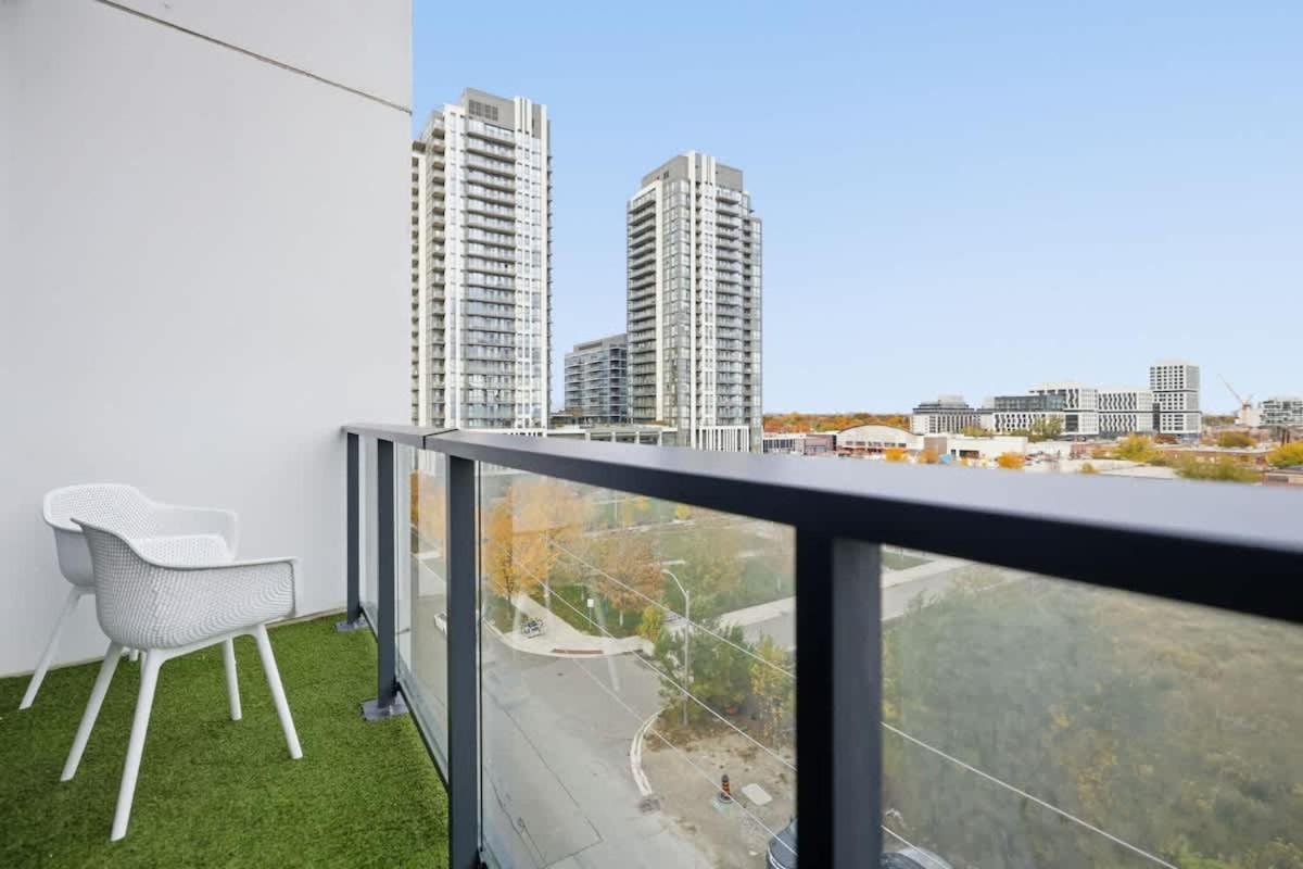 Chic 2BR Urban High-Rise Scenic City Views - B&B Toronto