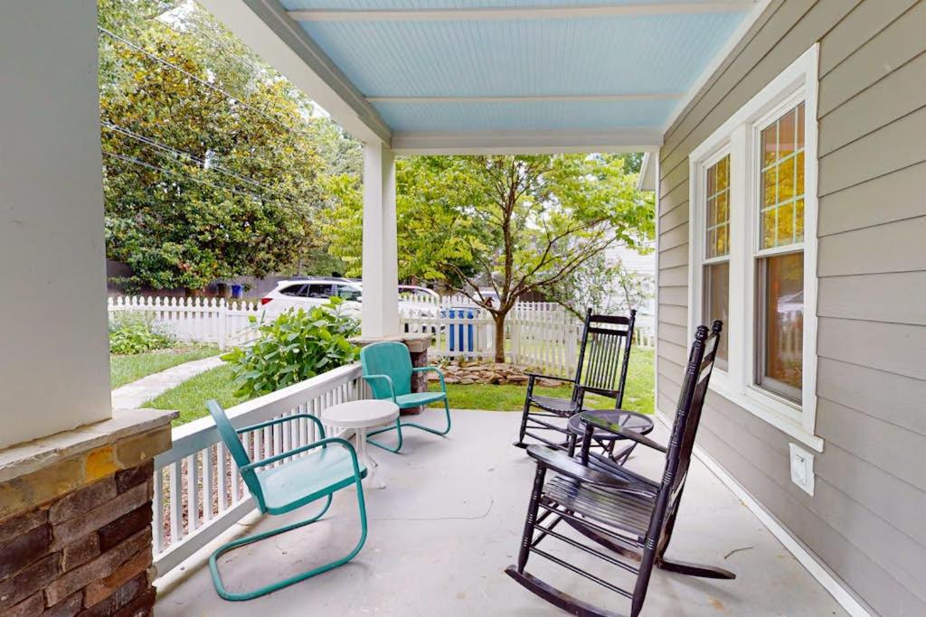 North Whitted Escape - Bed and Breakfast Hendersonville