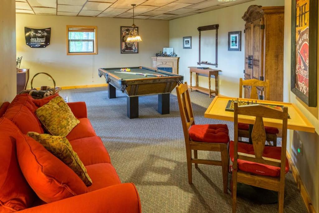 3 Bed 3 Bath Vacation home in Sylva - B&B Sylva