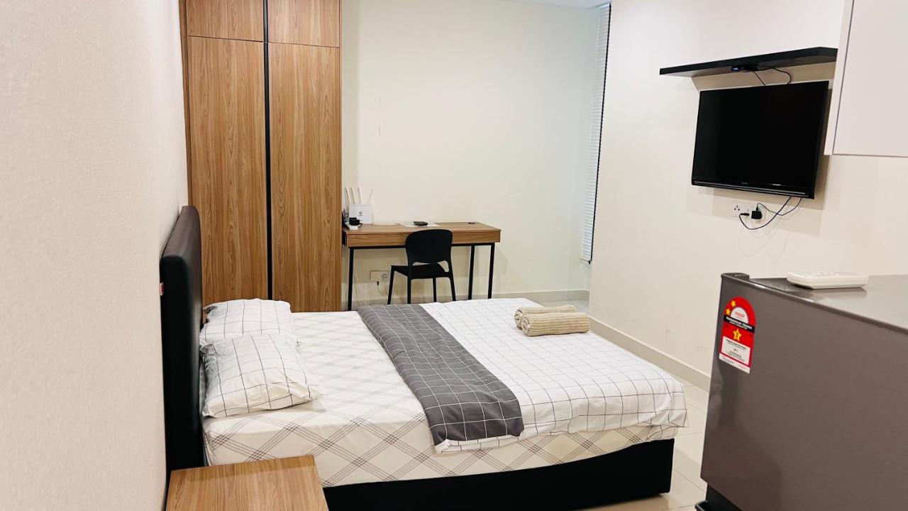 Lovely Kozi Square Studio 1 Bedroom with Pool LV9B - Bed and Breakfast Kuching