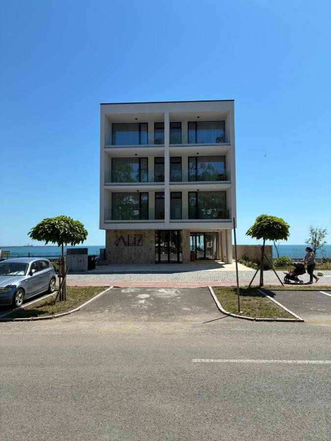 ALIZ Apartamente cu Vedere Frontală la Mare - B&B Eforie Nord