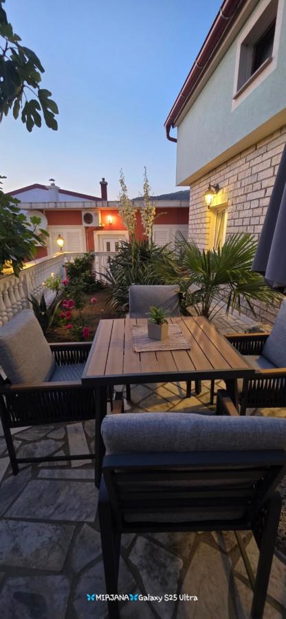 Studio Apartman DORA - Chambres d'hôtes Senj
