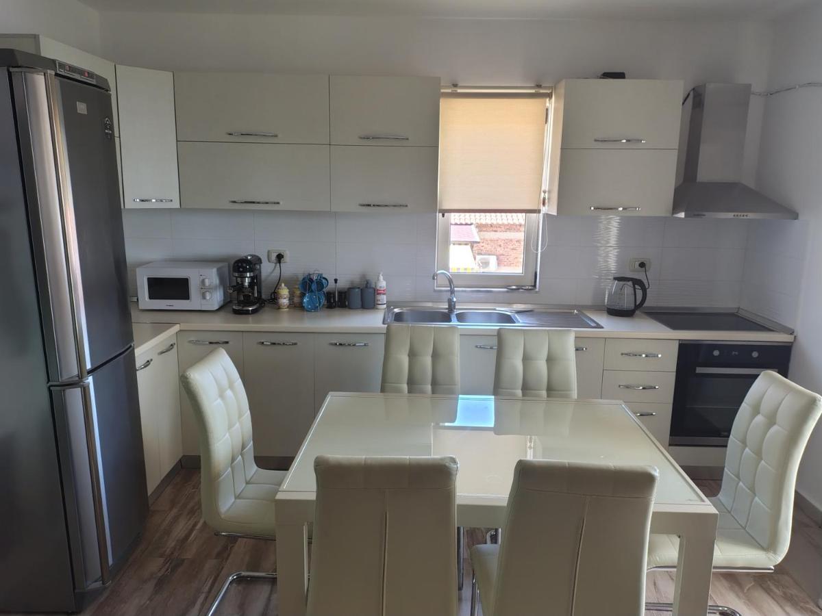 Modern apartment in city center Shkoder Rruga E Jezuiteve - B&B Shkoder