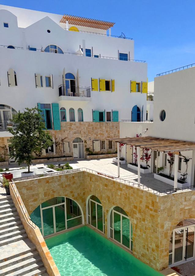 SanTorini Village Deluxe Apartments - B&B Palasë