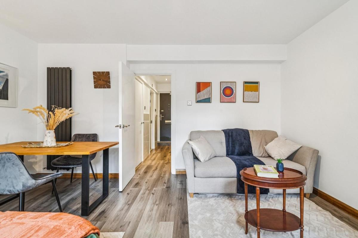 MODERN 4 SLEEPS STUDIO in KING CROSS - B&B Londra