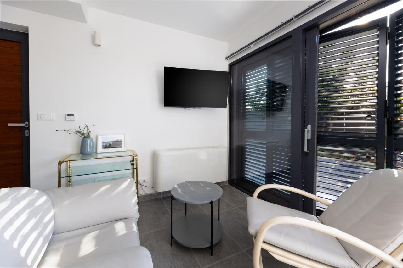 Apartment Levant - B&B Rogoznica