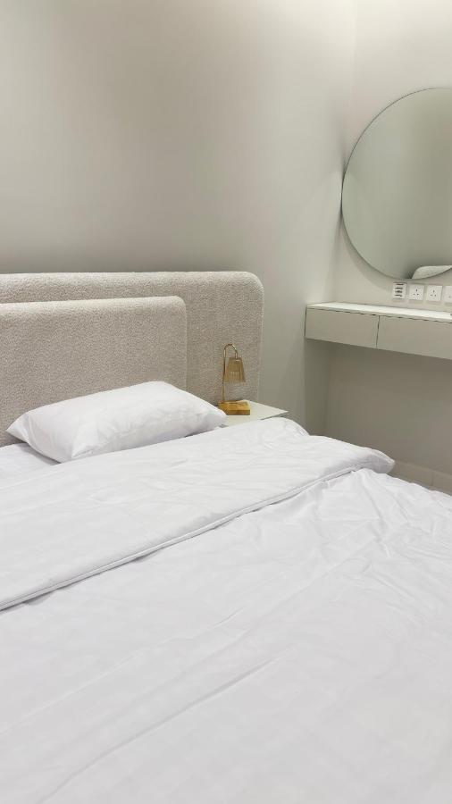 Quiet Sanctuary Bedroom and Living Room Apartment - Chambres d'hôtes Djeddah