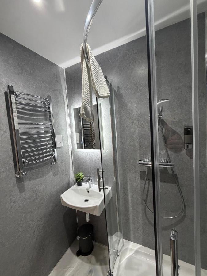 Kastay Cozy New Cross Studio, 1 Min to Trains - Ferienwohnung London