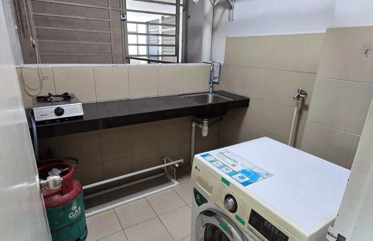 Imago Loft 3BR 9Pax Pool & Garden Access - Bed and Breakfast Kota Kinabalu