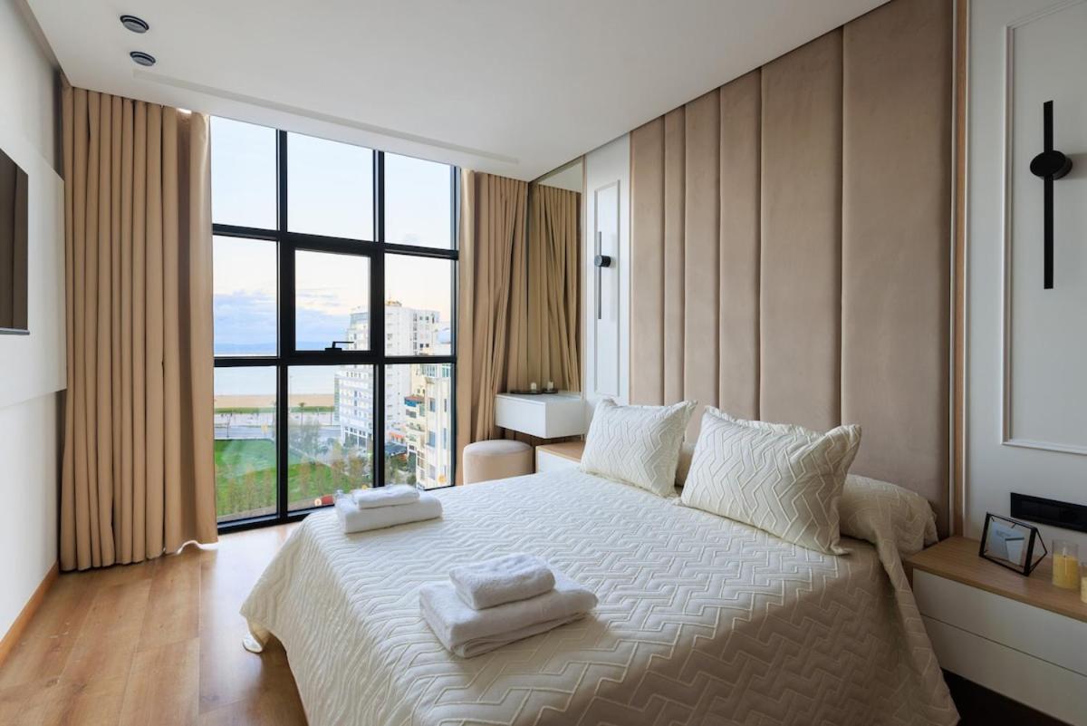 Modern Luxury Apartment with Panoramic Sea Views - B&B Tangeri
