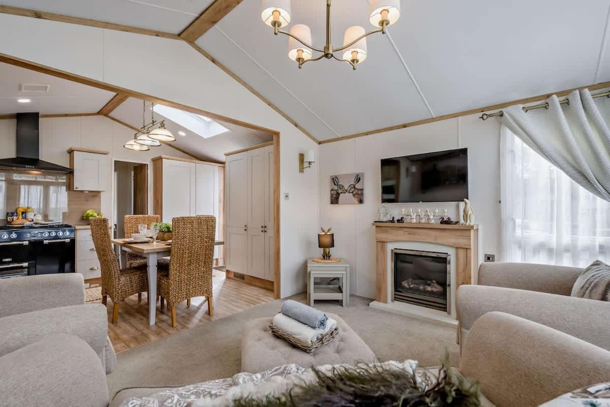 Bunny Lodge Quiet 2-Bed Luxury Home near Milford on Sea - Chambres d'hôtes Lymington