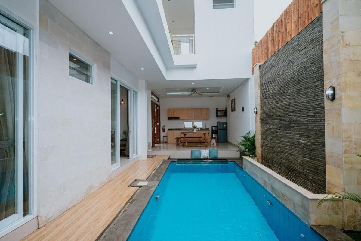 Nice Villa Kuta Berlian by Yo-Na - B&B Legian