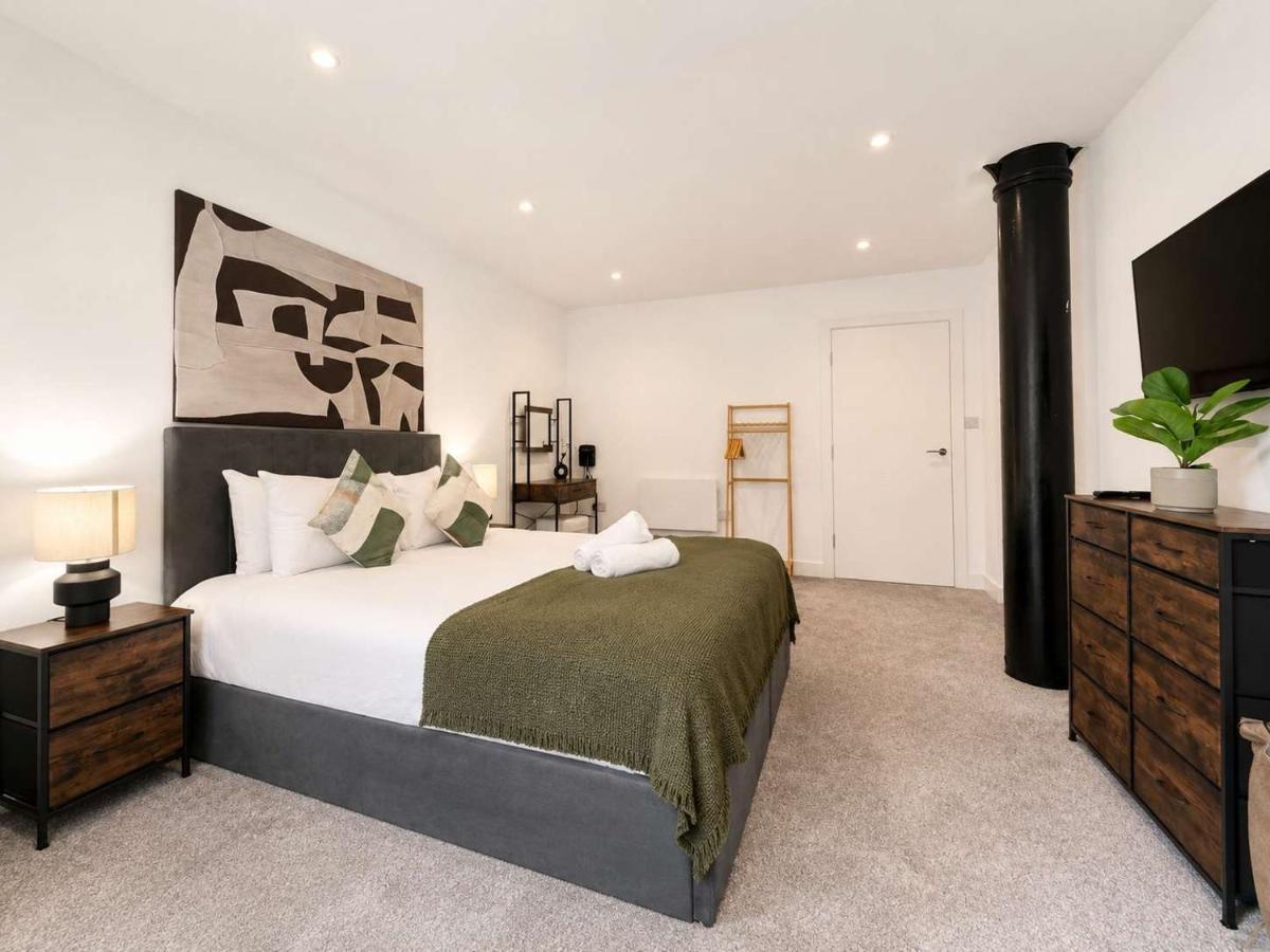 Modern 1BR - Sleeps 4 - Free Parking - Manchester - B&B Manchester