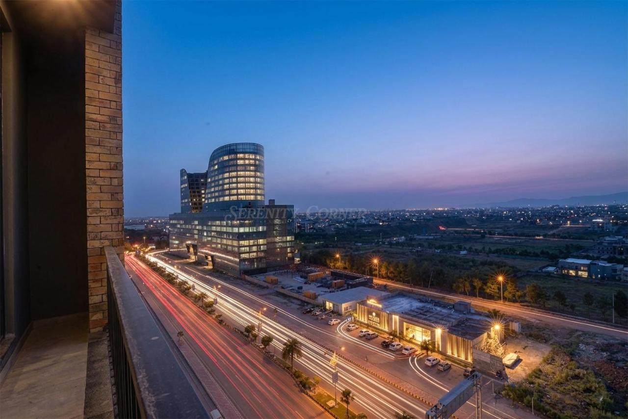 Serenity Suites SkyPark One Luxury 2BR Apartment Gulberg Greens Islamabad - Chambres d'hôtes Islamabad