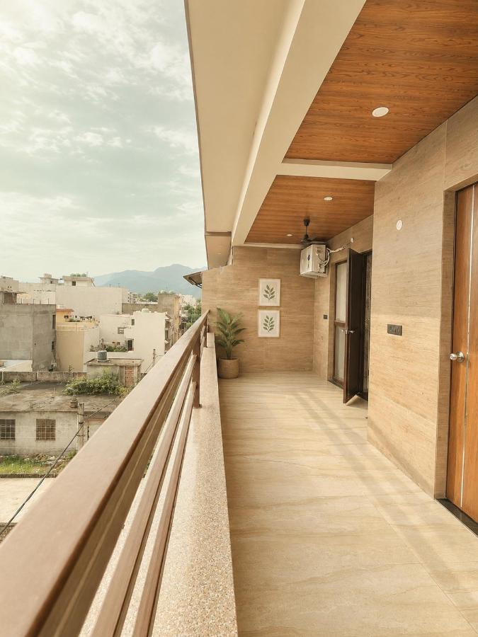 Moksha zen Luxury Independent 2BHK Rooftop Mountain view - B&B Rishīkesh