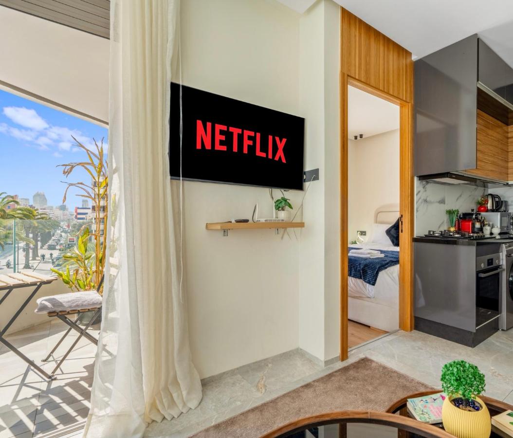 Luxurious studio with view gym parking and keyless access - B&B Casablanca