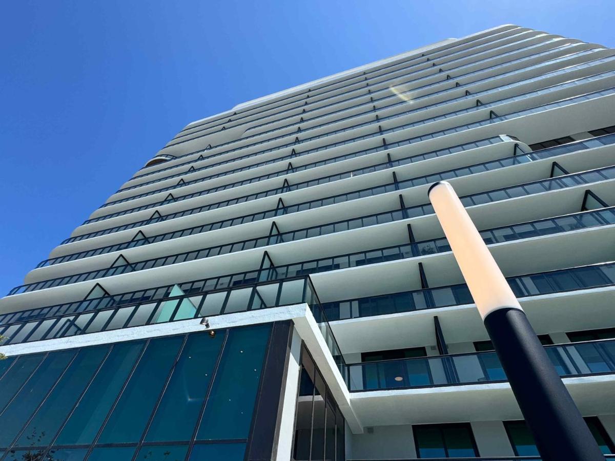 Luxury 2BR with Ocean View, Pool and Gym - Ferienwohnung Miami Beach