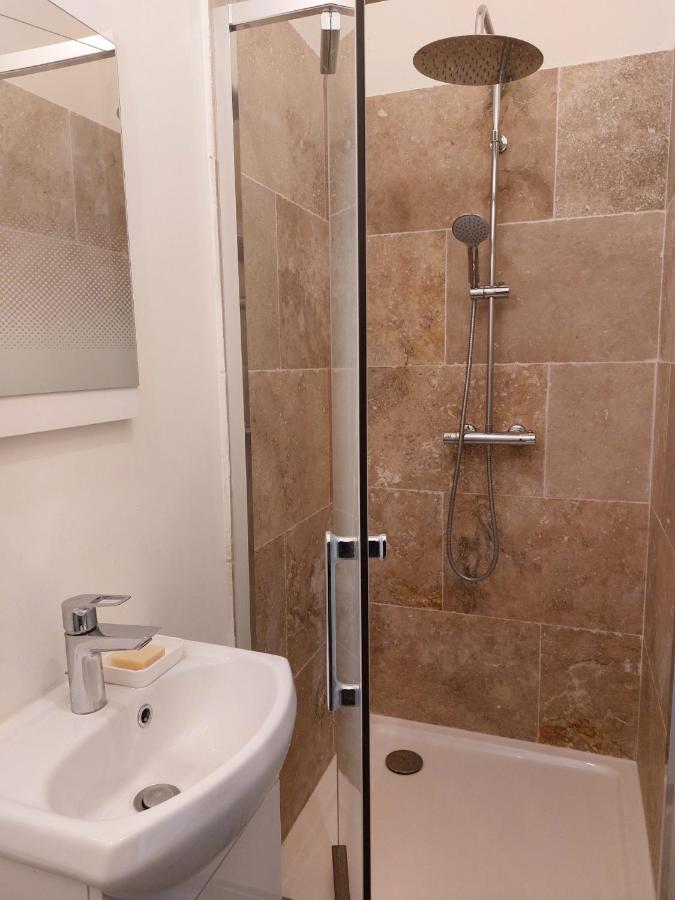 Grand studio proche Orange - Bed and Breakfast Roquemaure