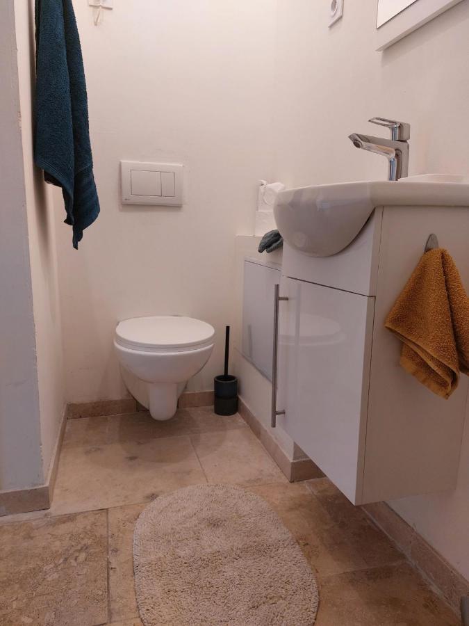 Grand studio proche Orange - Bed and Breakfast Roquemaure