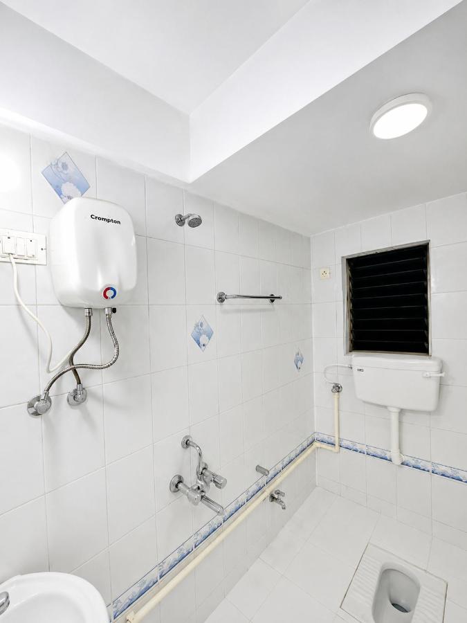 Room In Thane At ovale naka Only for Male - B&B Thāne