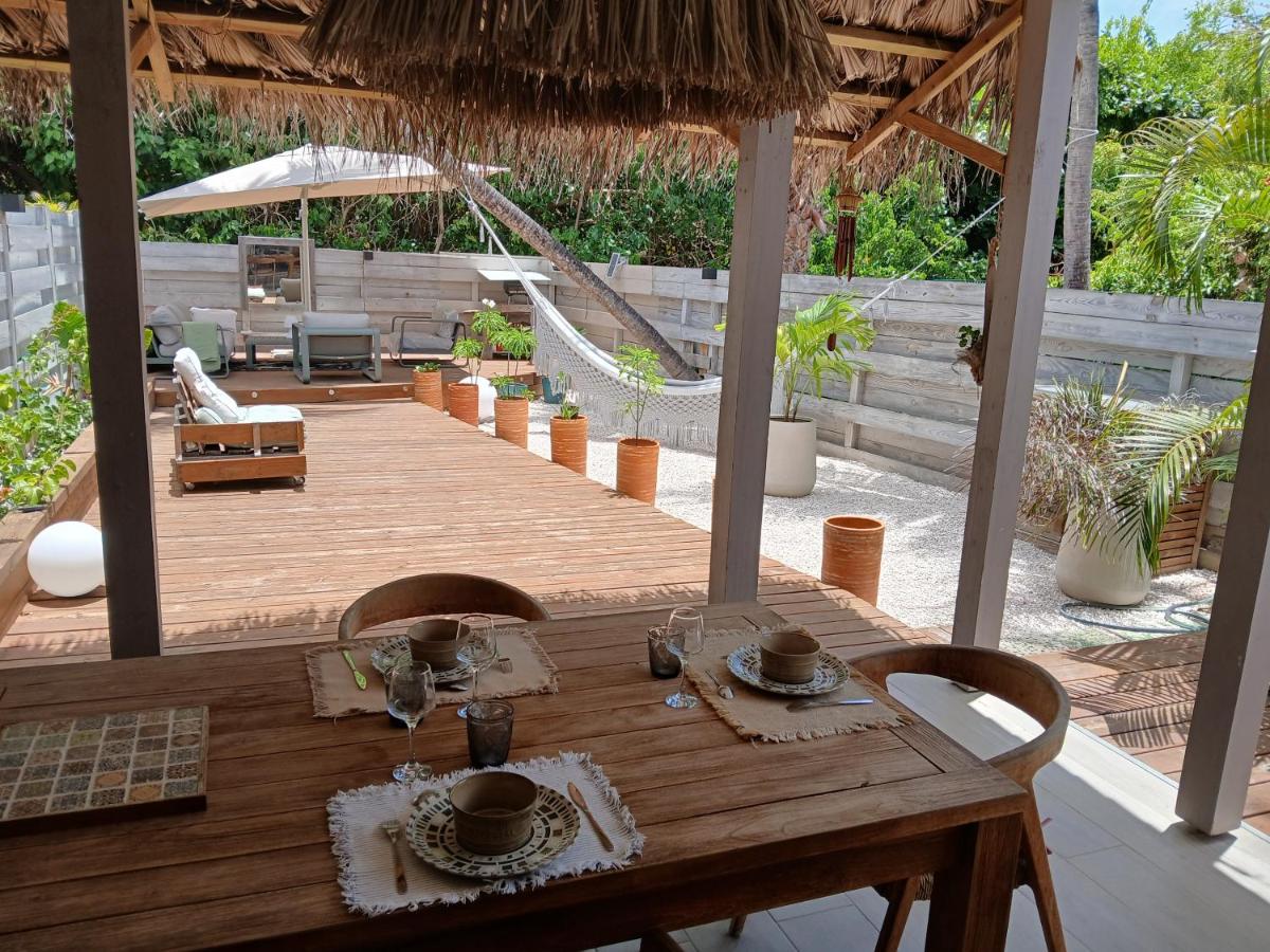 Villa Lola- Au cœur de la BO - 100m de la plage, cuve 800L - Chambres d'hôtes Orient Bay