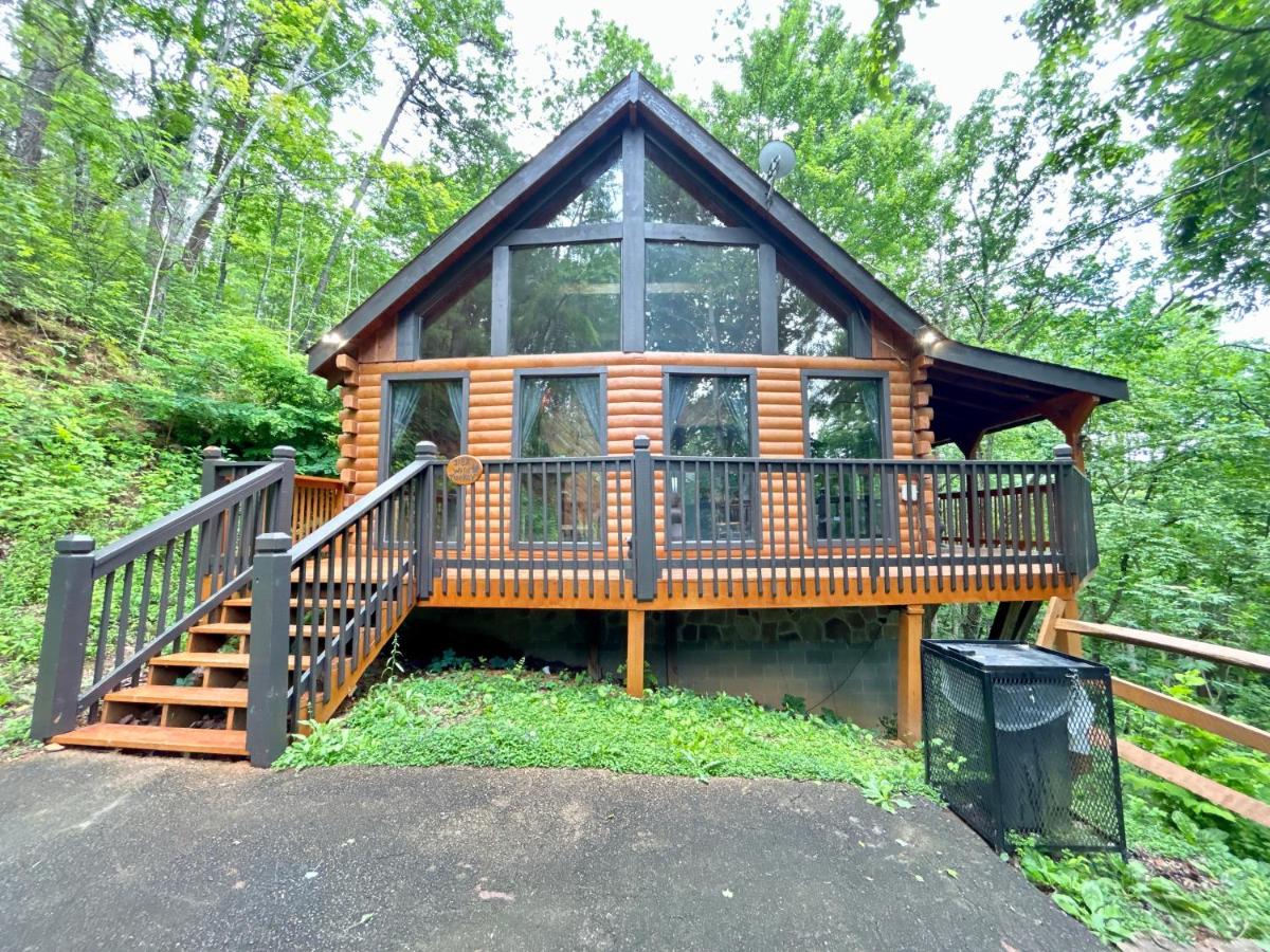 Wild Turkey "The Perfect Getaway" - B&B Pigeon Forge