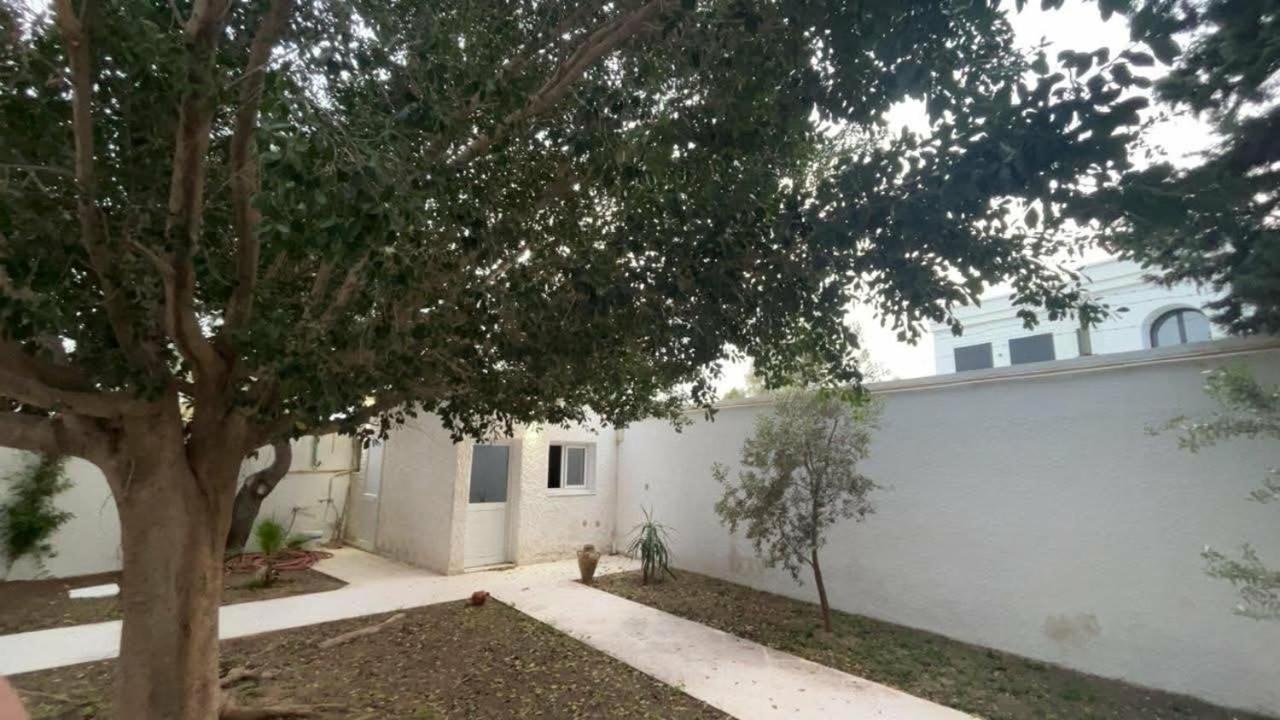 Magnifique villa la soukra - B&B Sukrah