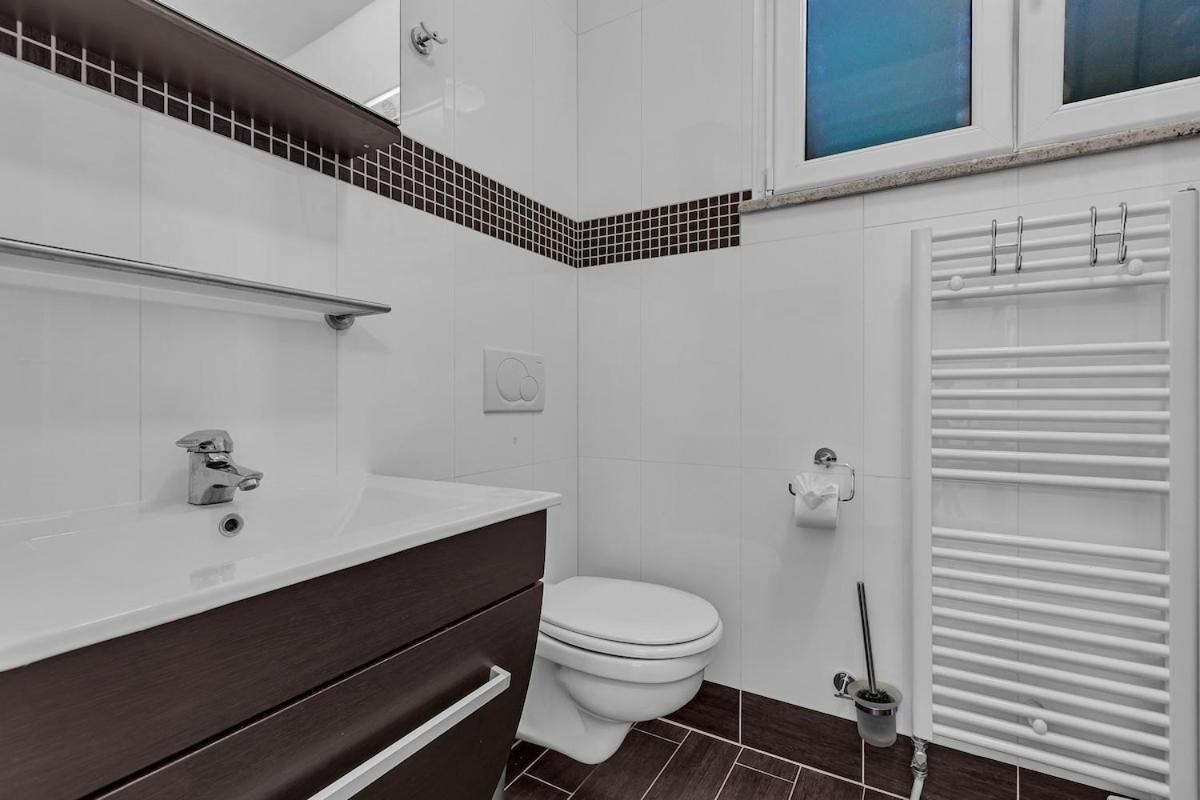 Apartment Viktoria with private pool - Makarska Exklusiv - B&B Brela
