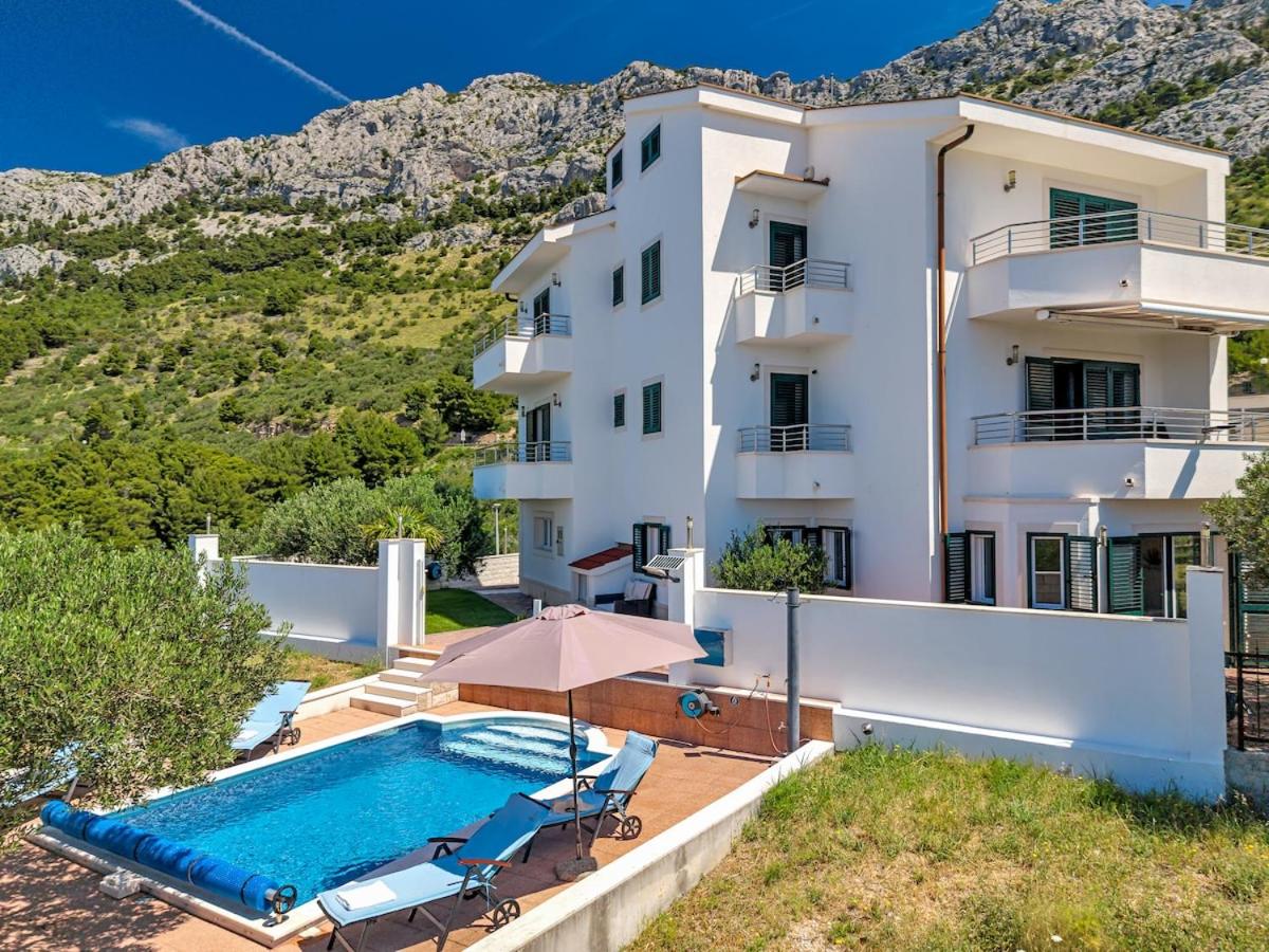Apartment Viktoria with private pool - Makarska Exklusiv - B&B Brela
