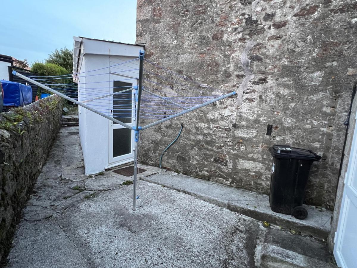 Victorian House Sleeps 6 with Garden and Parking - B&B Redruth