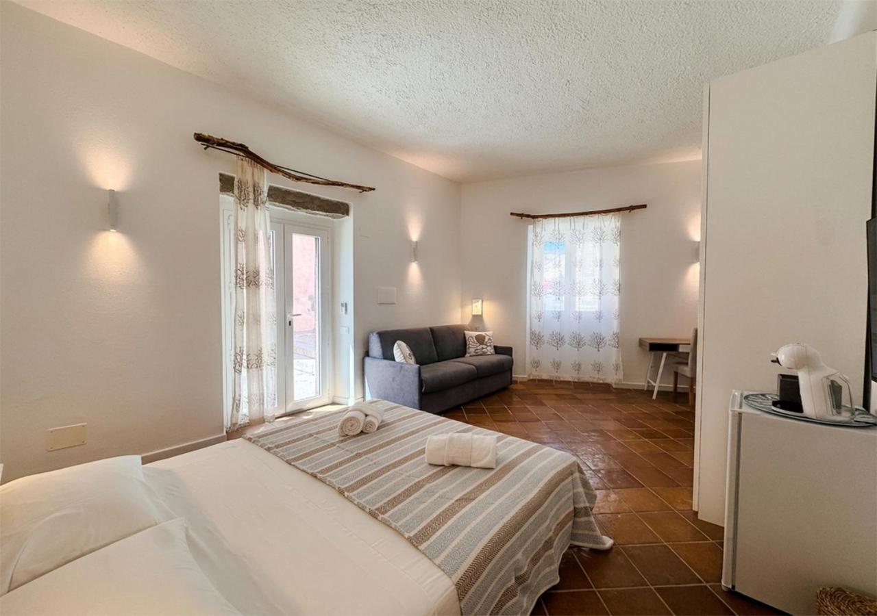Isuleddu Room & Stairs - Ferienwohnung La Maddalena