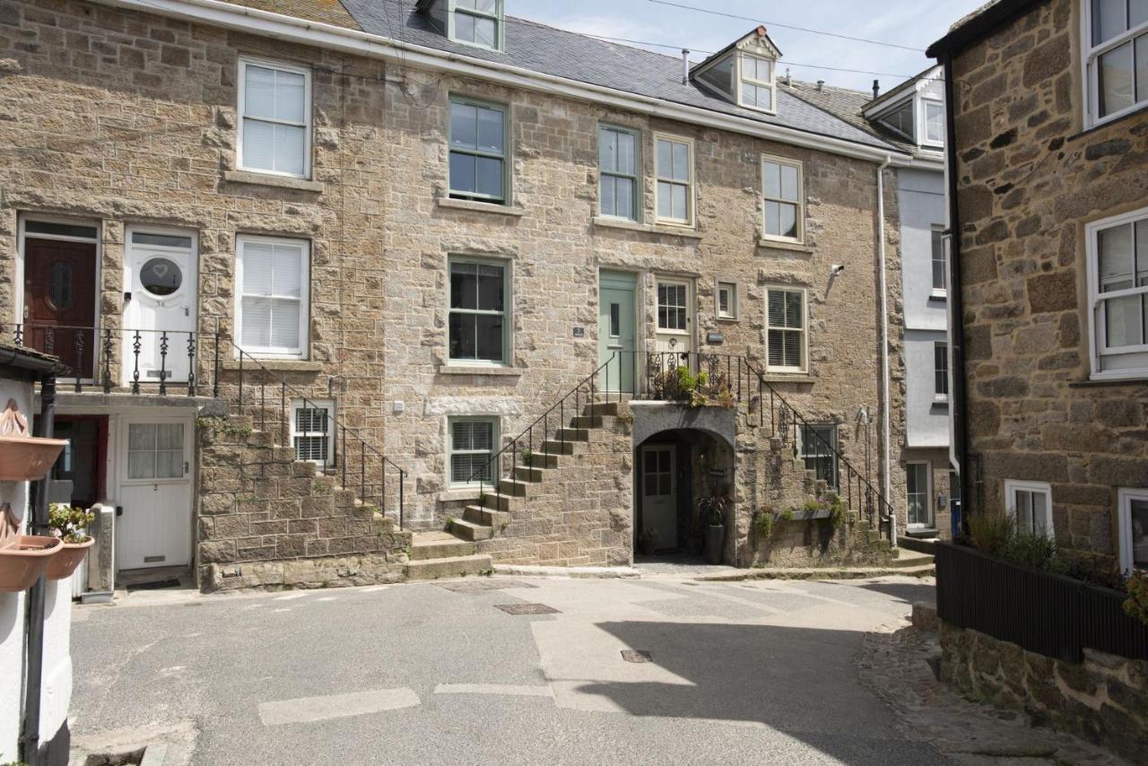 Mermaids 3 - Balcony, Sea View - B&B St Ives