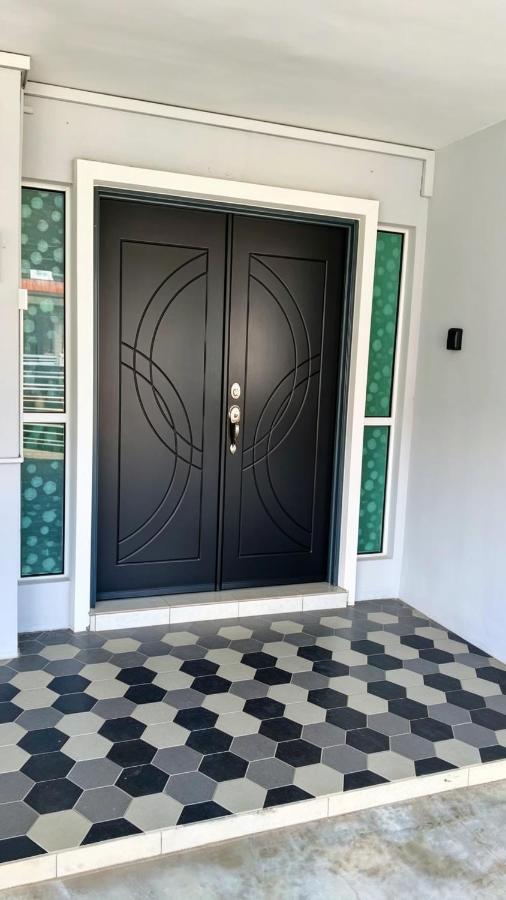 Nur Homestay II Taman Seri Rambai Kulim - Ferienwohnung Kulim