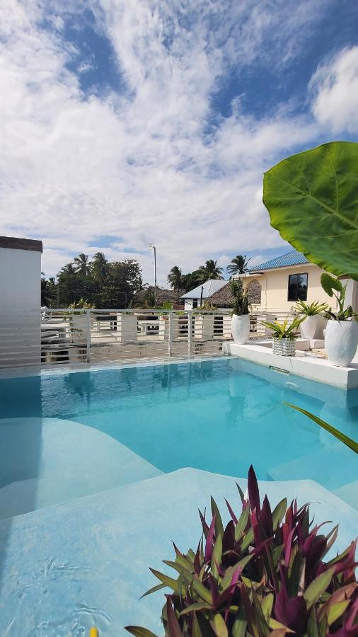 Gorgeous Private Penthouse in the Heart of Paje Zanzibar steps to Paje Beach with all restaurants shops & amenities on your doorstep - B&B Paje