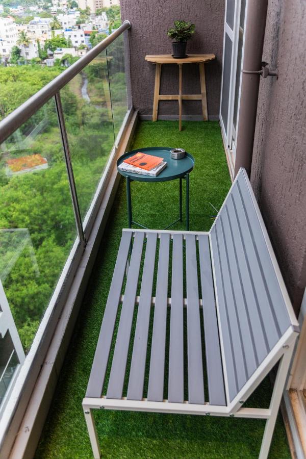 Luxora Stays, Airport View, Entire Apartments - Bed and Breakfast Pune