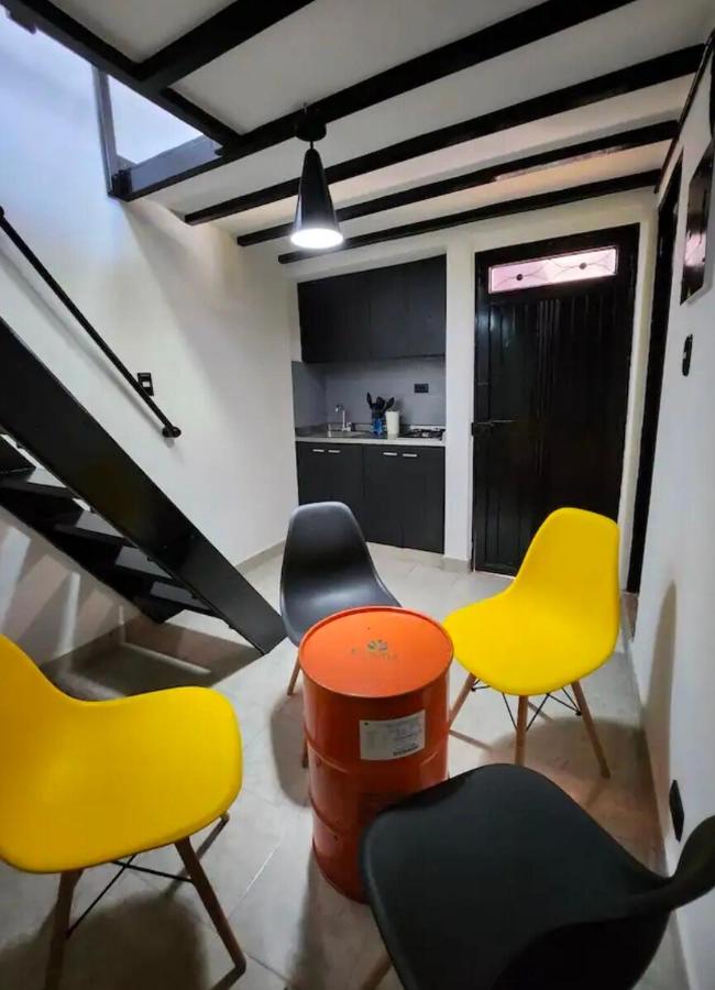 Floresta Chill Loft in Medellin wc Kitchen & AC - B&B Medellín
