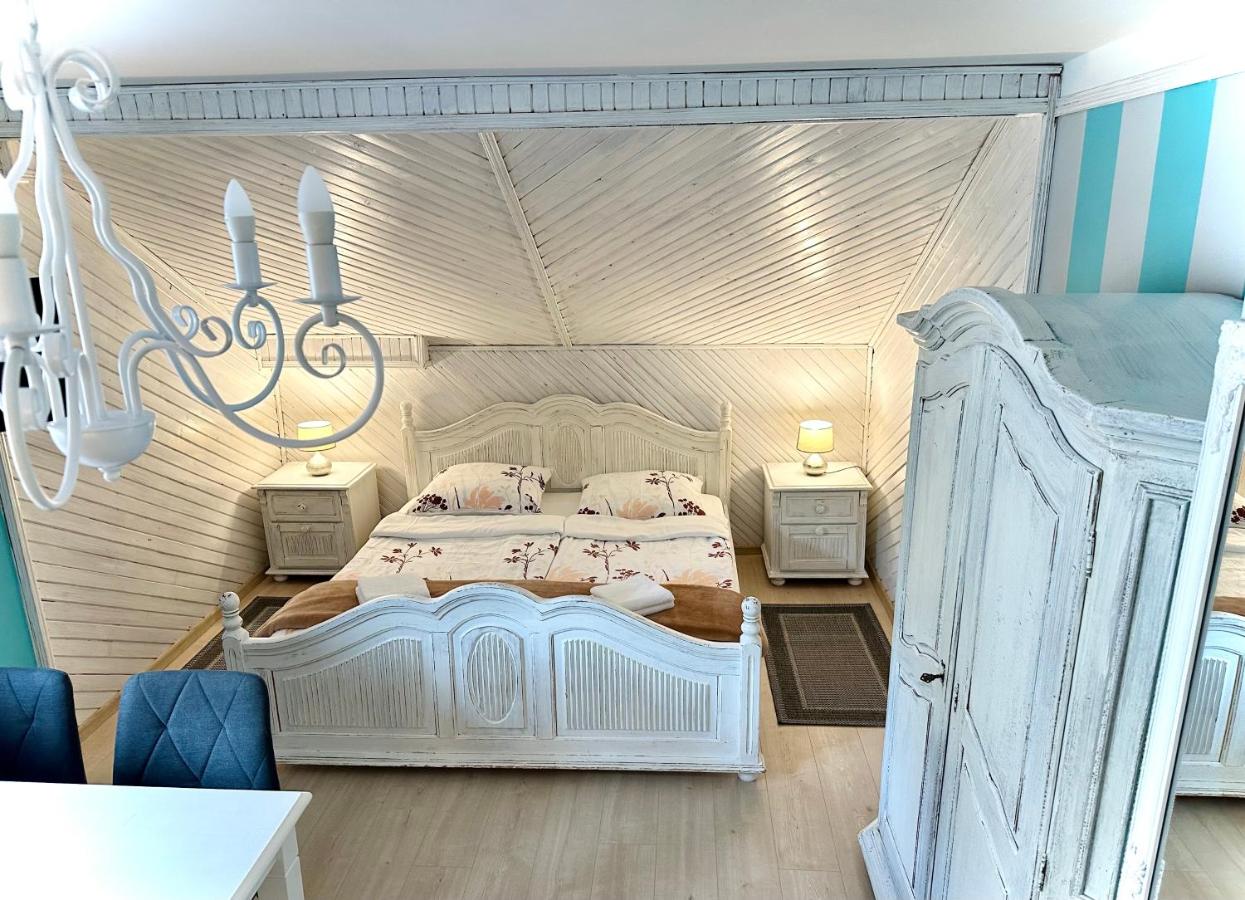 Apartamento de 2 dormitorios con balcón