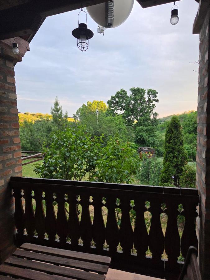 Koliba Topola - Fruška Gora - Bed and Breakfast Manđelos
