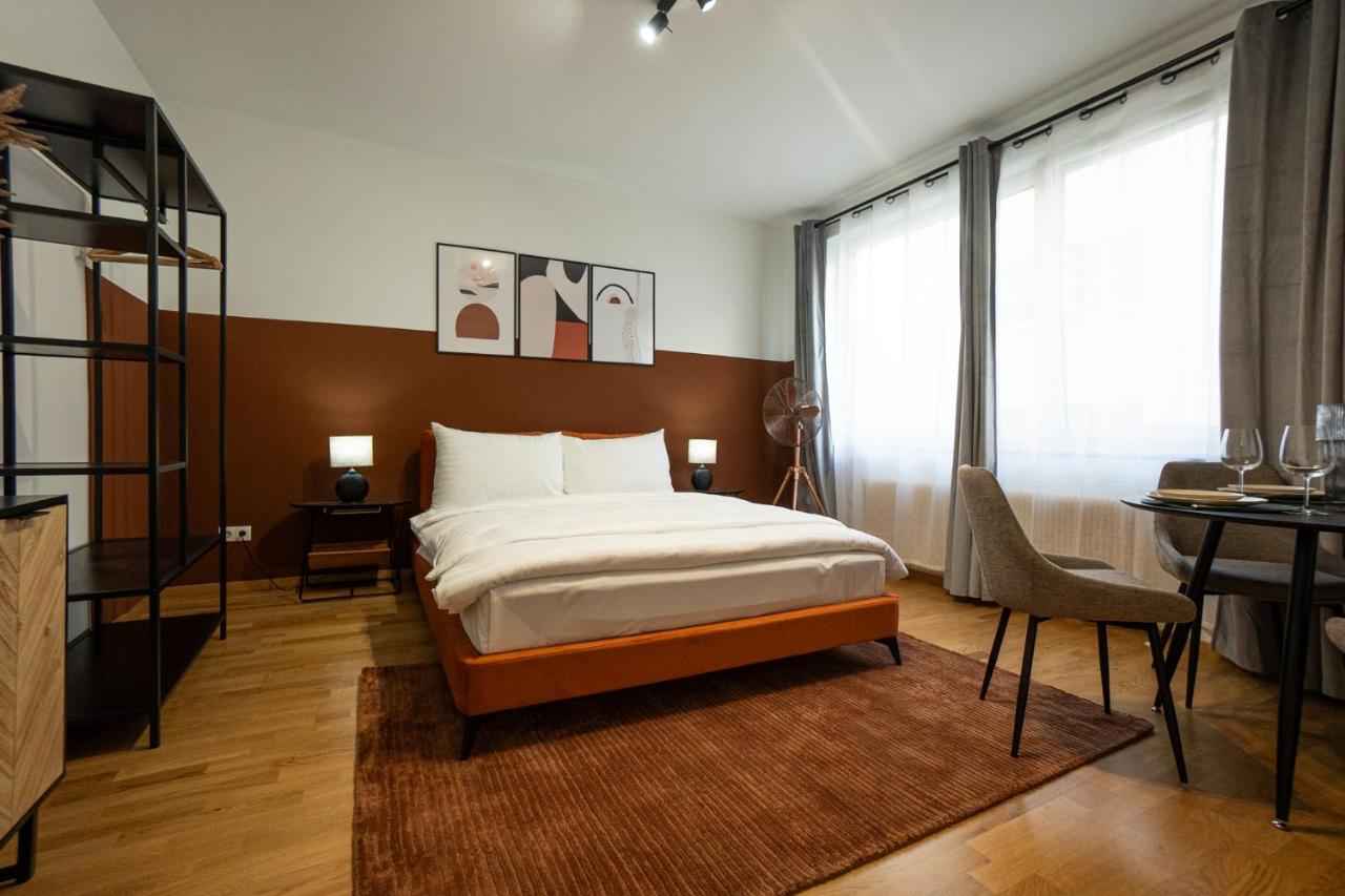 Spacious studio in prime location with queen bed - Ferienwohnung Wien