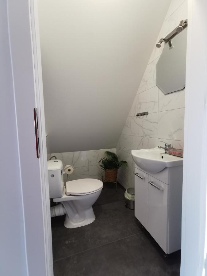 Ewychatki nowoczesny domek z widokiem na Śnieżnik 2 - Bed and Breakfast Szychów