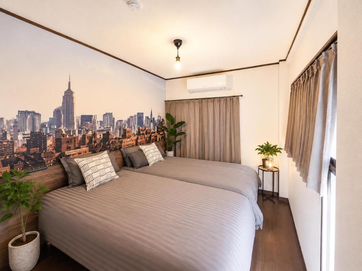 LEON RESORT HOTEL Max14people Shinosaka 1min Higashimikuni 4min Umeda 7min Nanba Shinsaibashi 14min USJ Great location Private House 最大14名 新大阪 新幹線 東三国 梅田 心斎橋 難波 立地最高 大阪観光 - B&B Osaka