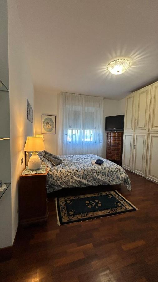 Elegante appartamento vista mare - 2 camere, 2 bagni e parcheggio privato - Chambres d'hôtes Savone