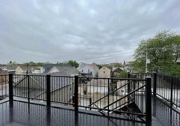 Spacious Modern Pilsen Retreat Sleeps 8 Near Downtown Chicago - B&B Chicago