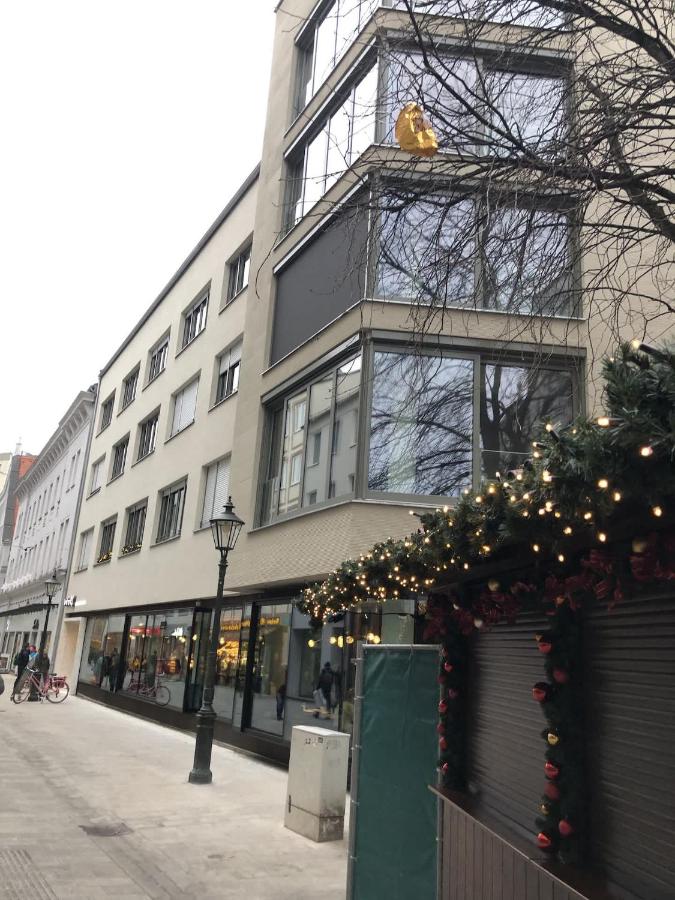 GoldenKey-Suites - Luxury Suite 'Perlachturm' - Direct Views of Rathausplatz & Perlach Tower - New in 2026 - Chambres d'hôtes Augsbourg