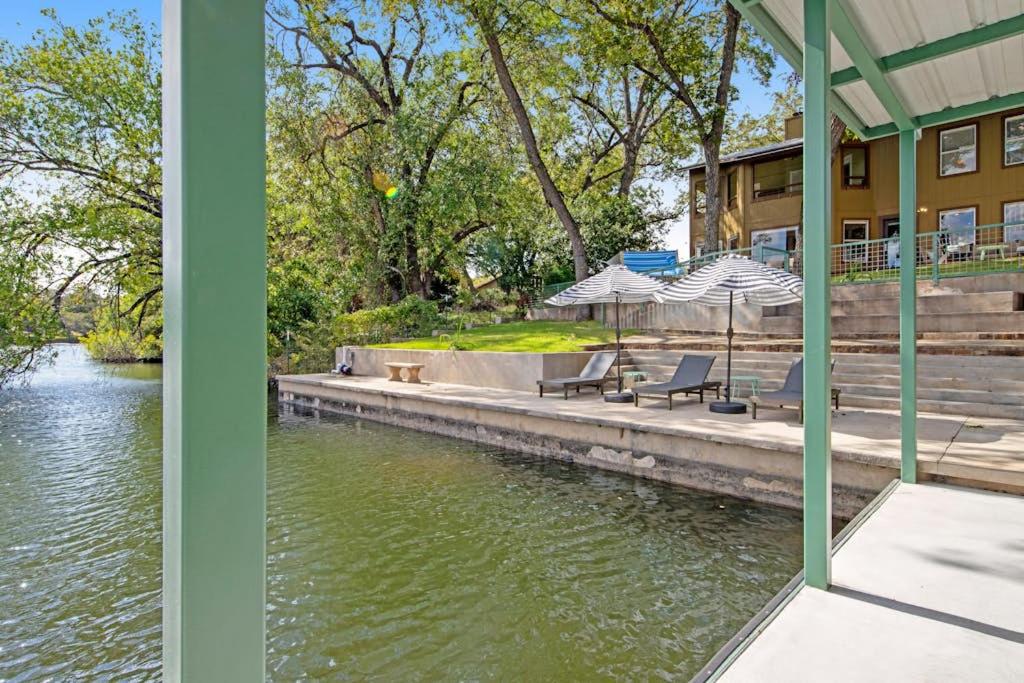 Two-Story Waterfront Retreat with Boat Dock, Two Firepits & Two Kayaks - B&B Burnet
