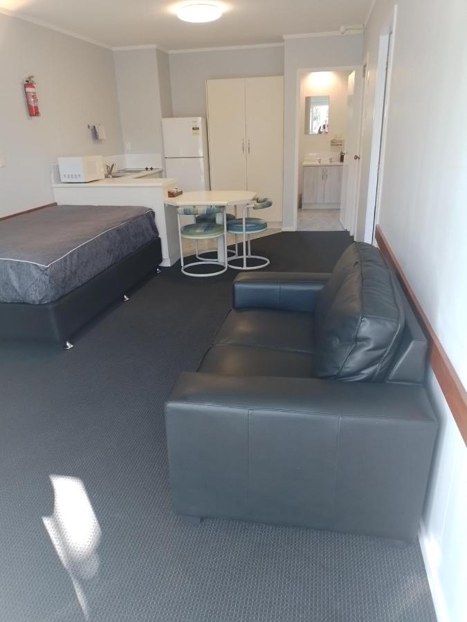Classic One-Bedroom Apartment with King Bed